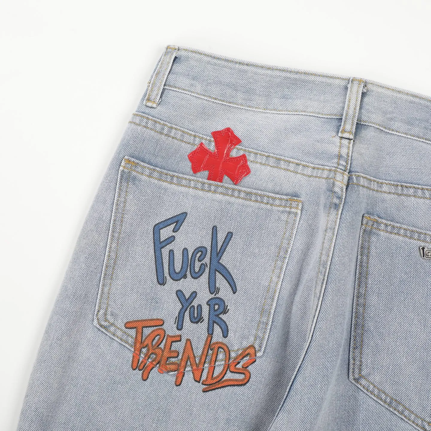 P250 Chrome Hearts | 25TX CH Chrome Hearts joint clown limited edition graffiti crocodile leather jeans. Very rare on the market. The 17 crosses on the entire pair of pants are made of three different materials (crocodile skin, lambskin, horse hair). The materials are all real materials. They are not comparable to ordinary styles. A great item to buy 🔥 Color: light blue Size: 28/30/32/34/36 Waist: 72/77/82/87/92 Sitting: 99/104/109/114/119 Pants length: 100/102/104/106/108